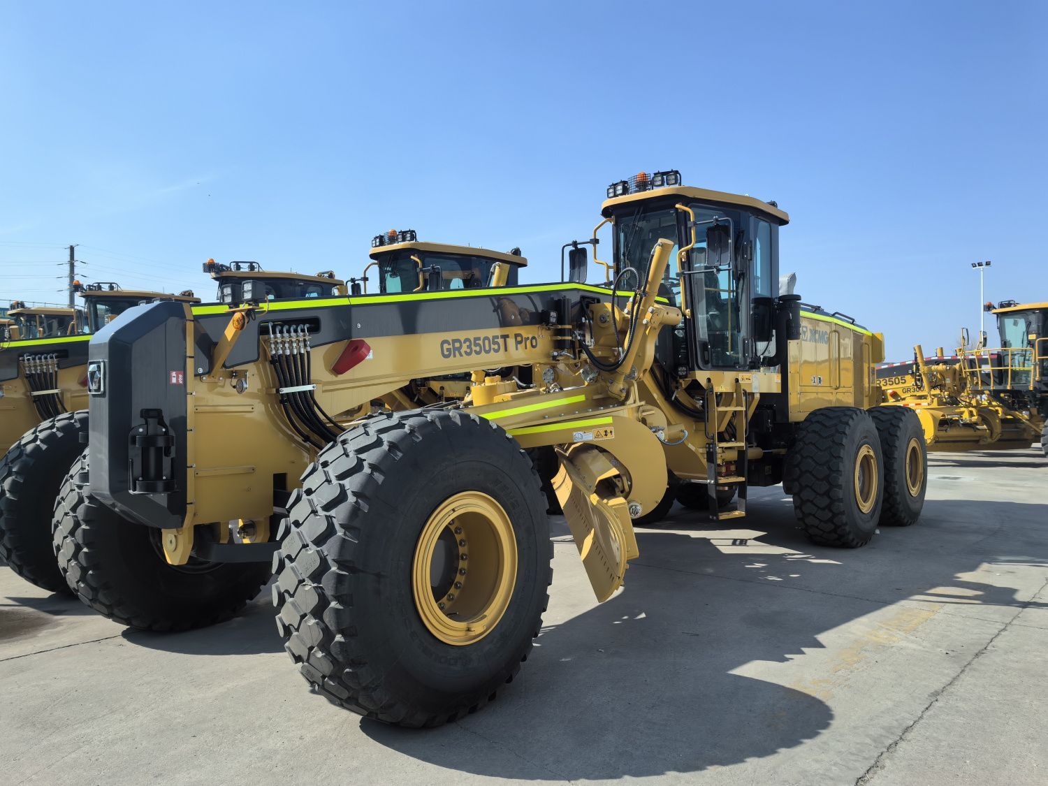 Автогрейдер XCMG GR3005T Pro
