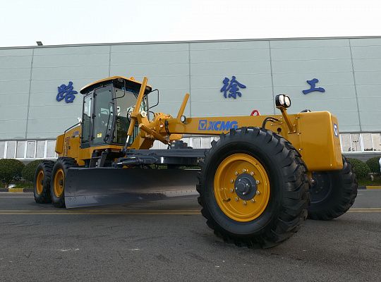 Автогрейдер XCMG GR135